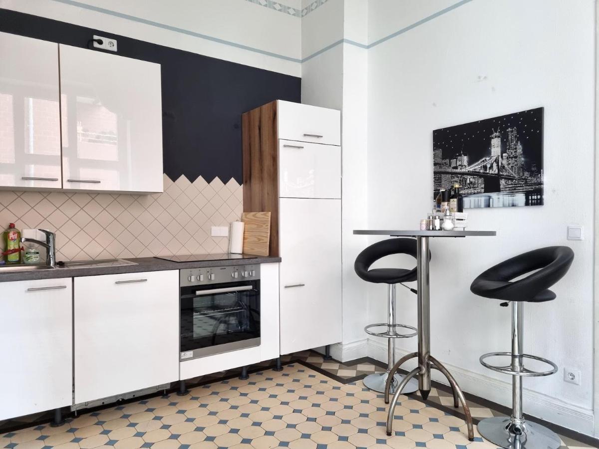 Charysma - Jugendstil Trifft Moderne, Schlafzimmer Mit Smart-Tv, Tischfussball, Darts, Parkplatz Хамелн Екстериор снимка