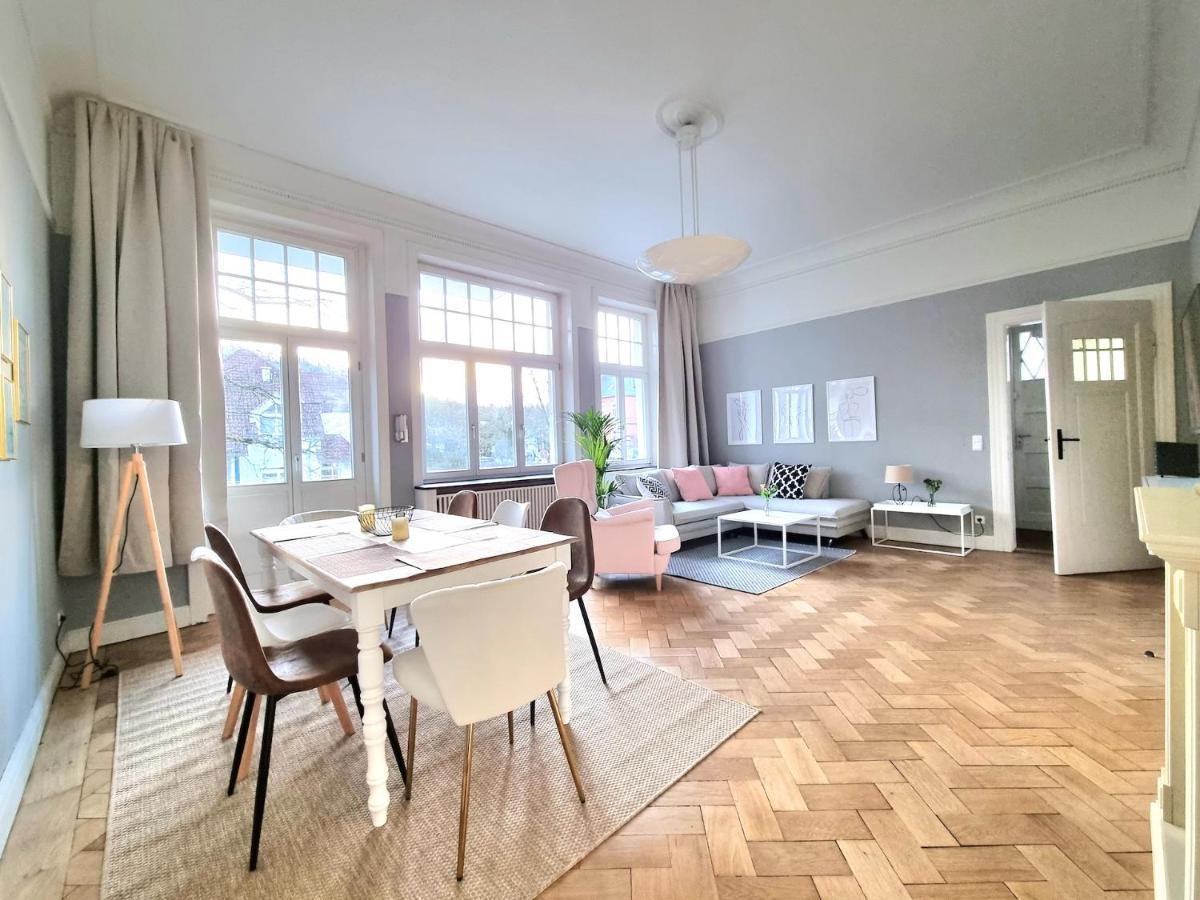 Charysma - Jugendstil Trifft Moderne, Schlafzimmer Mit Smart-Tv, Tischfussball, Darts, Parkplatz Хамелн Екстериор снимка