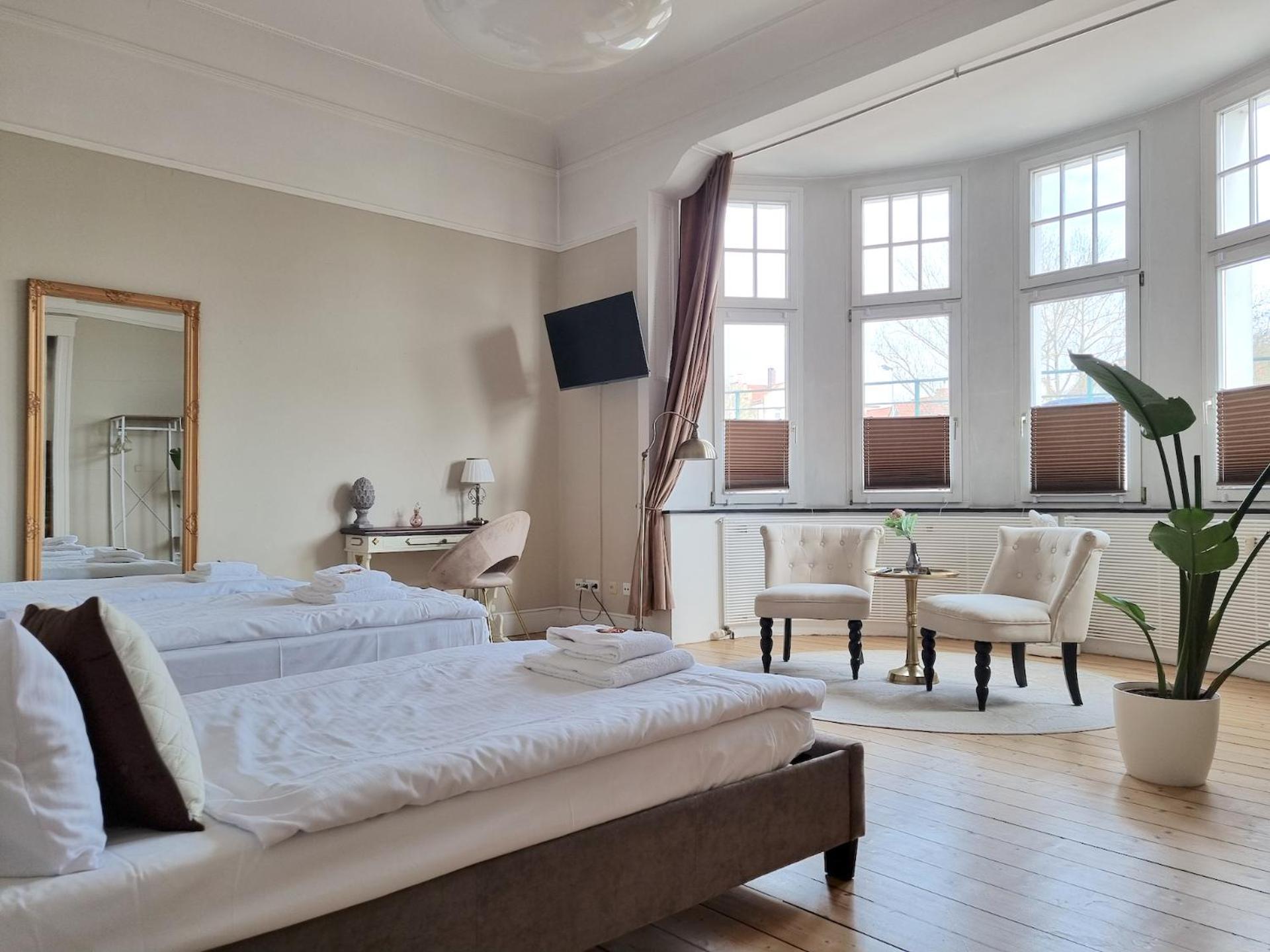 Charysma - Jugendstil Trifft Moderne, Schlafzimmer Mit Smart-Tv, Tischfussball, Darts, Parkplatz Хамелн Екстериор снимка