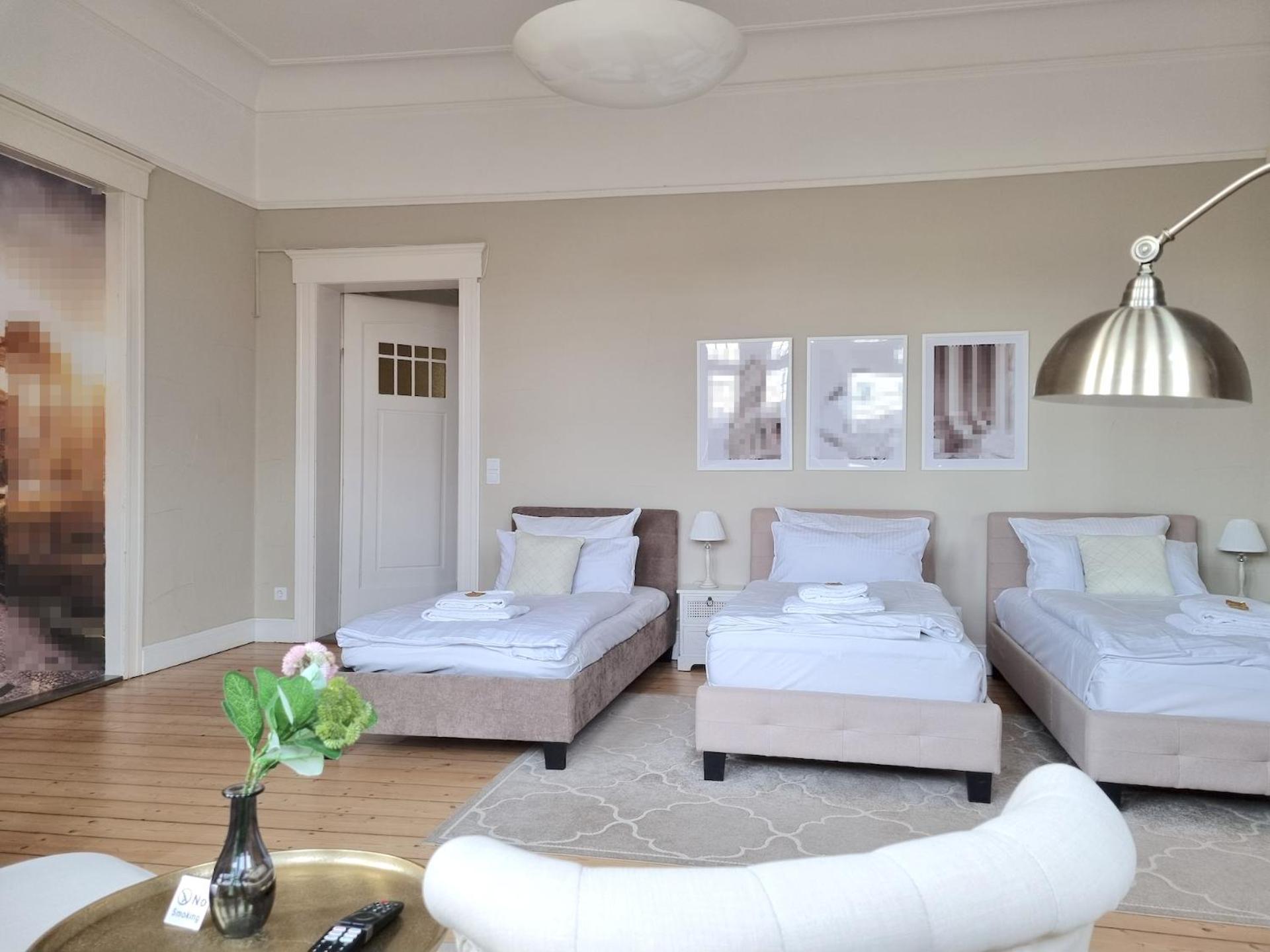 Charysma - Jugendstil Trifft Moderne, Schlafzimmer Mit Smart-Tv, Tischfussball, Darts, Parkplatz Хамелн Екстериор снимка