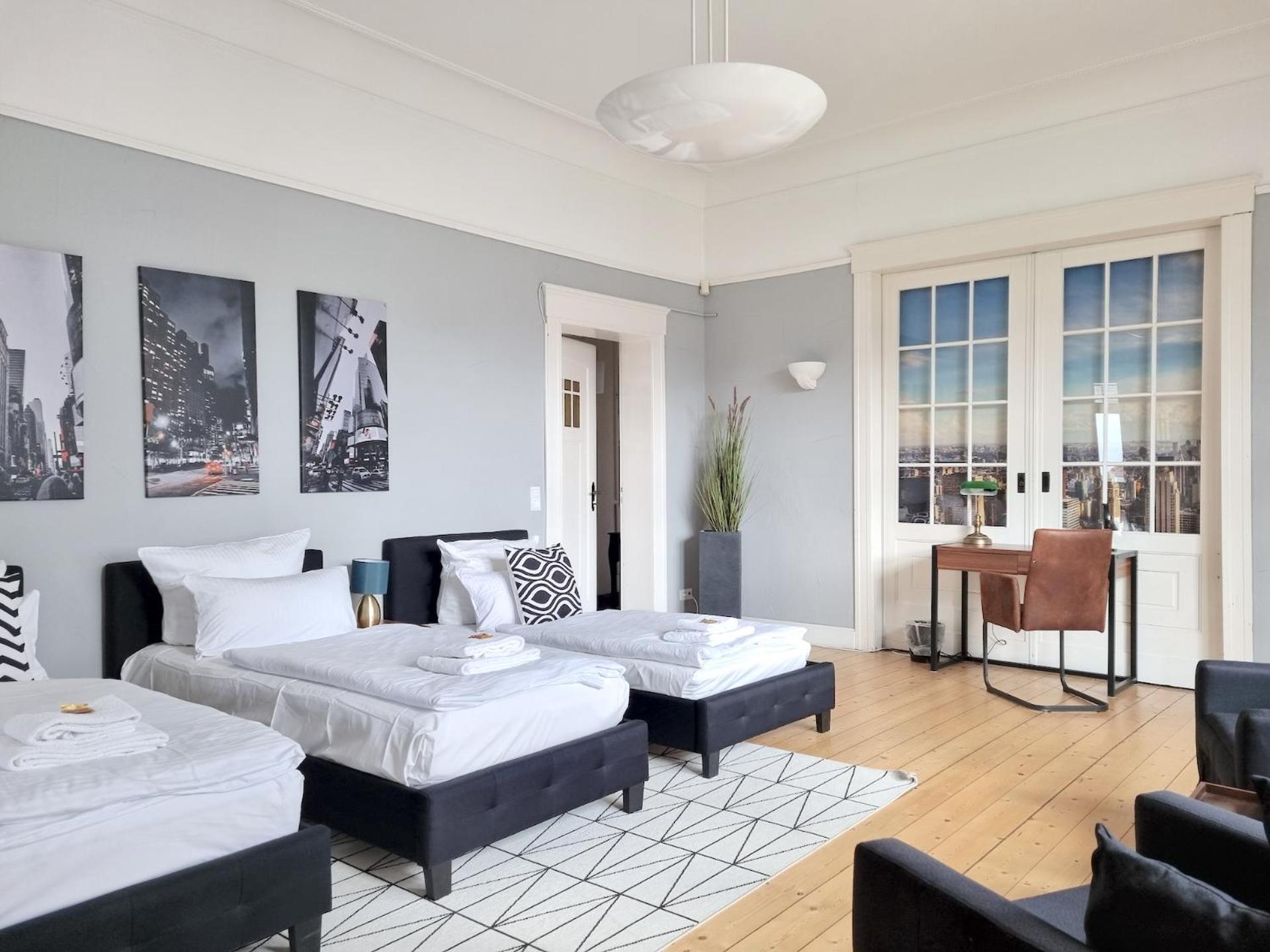 Charysma - Jugendstil Trifft Moderne, Schlafzimmer Mit Smart-Tv, Tischfussball, Darts, Parkplatz Хамелн Екстериор снимка
