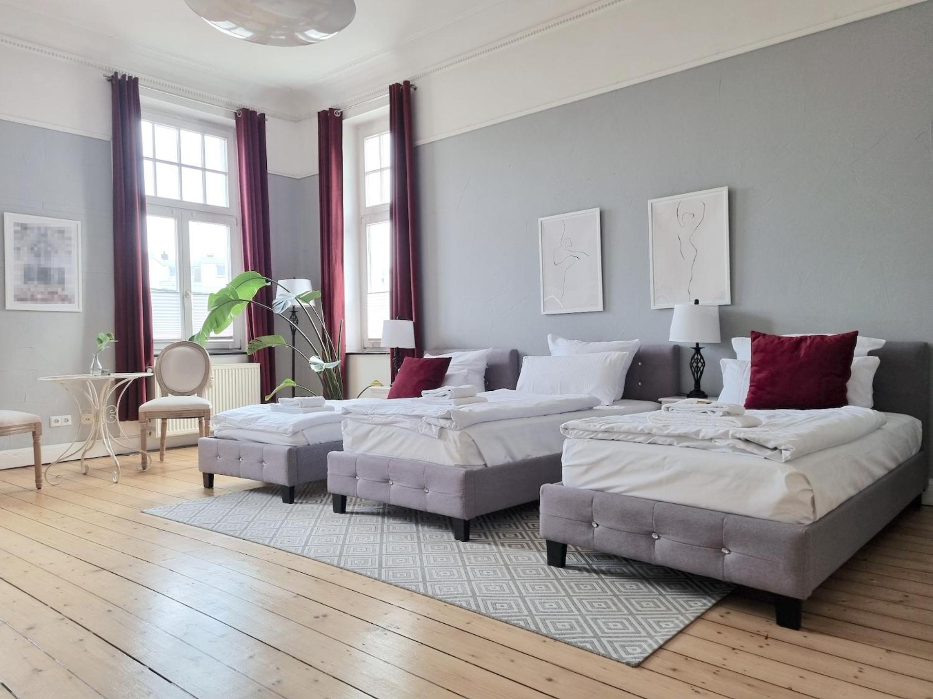 Charysma - Jugendstil Trifft Moderne, Schlafzimmer Mit Smart-Tv, Tischfussball, Darts, Parkplatz Хамелн Екстериор снимка